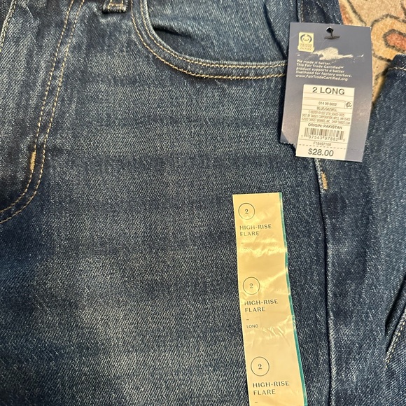 Women’s High-Rise Flare Long - Picture 2 of 2